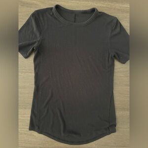 Lululemon hold tight  Short-Sleeve Crew Neck Tee size 6